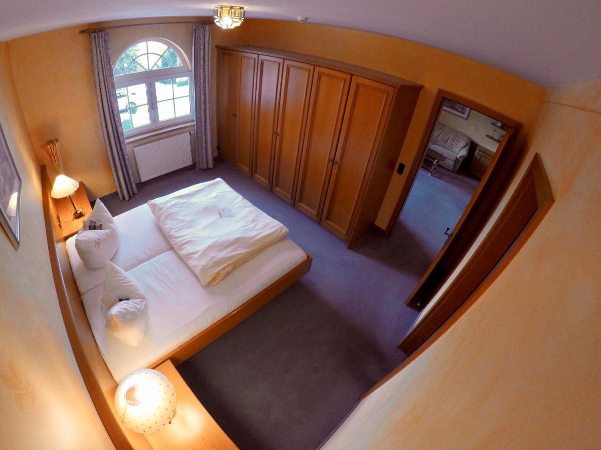 Hotel Spanischer Hof Groeditz Bagian luar foto