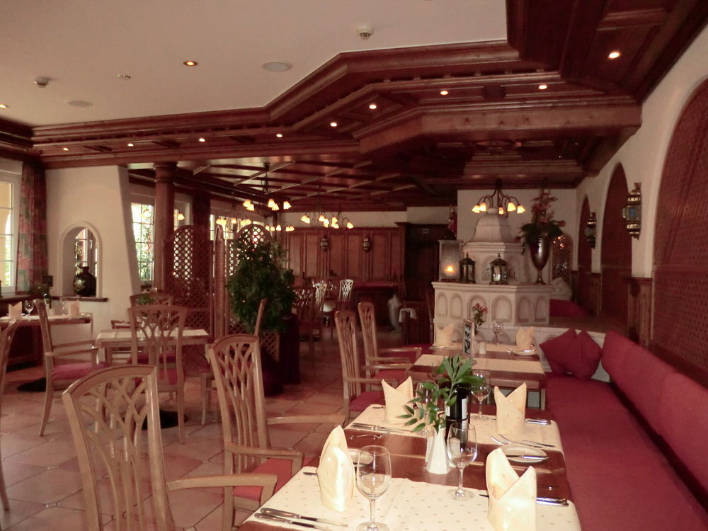 Hotel Spanischer Hof Groeditz Bagian luar foto