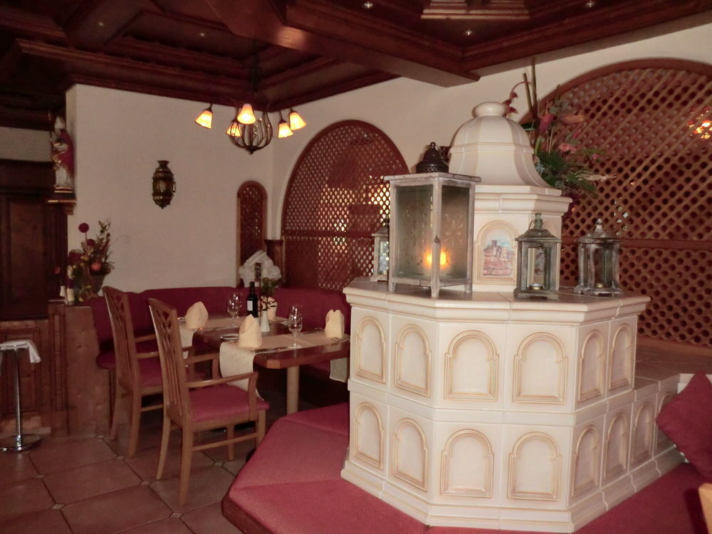 Hotel Spanischer Hof Groeditz Bagian luar foto
