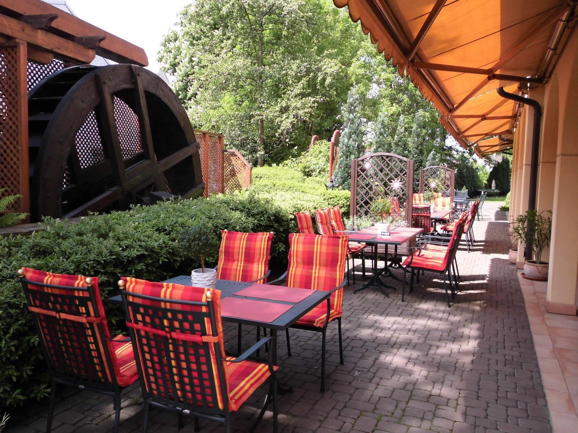 Hotel Spanischer Hof Groeditz Bagian luar foto