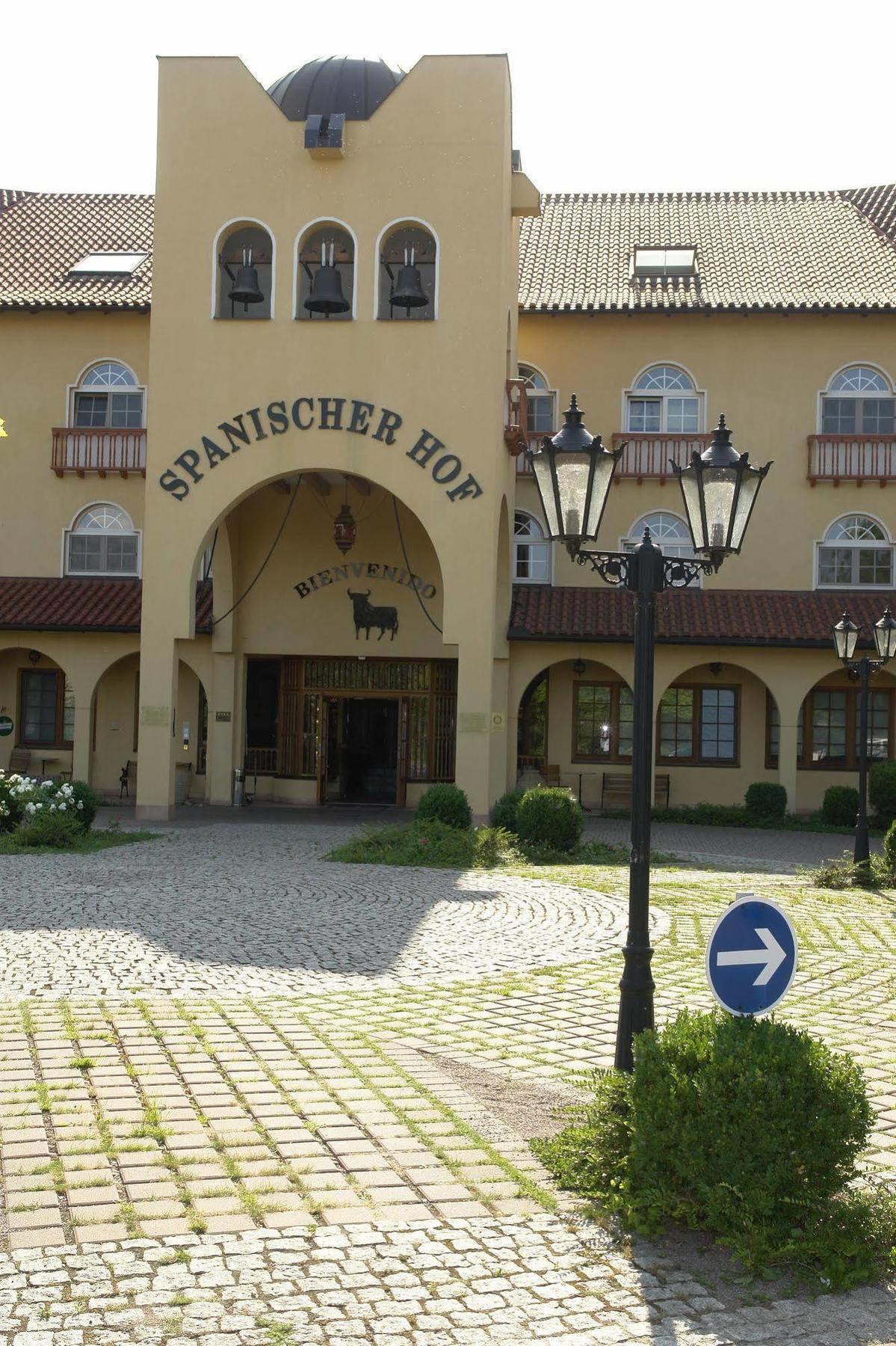 Hotel Spanischer Hof Groeditz Bagian luar foto