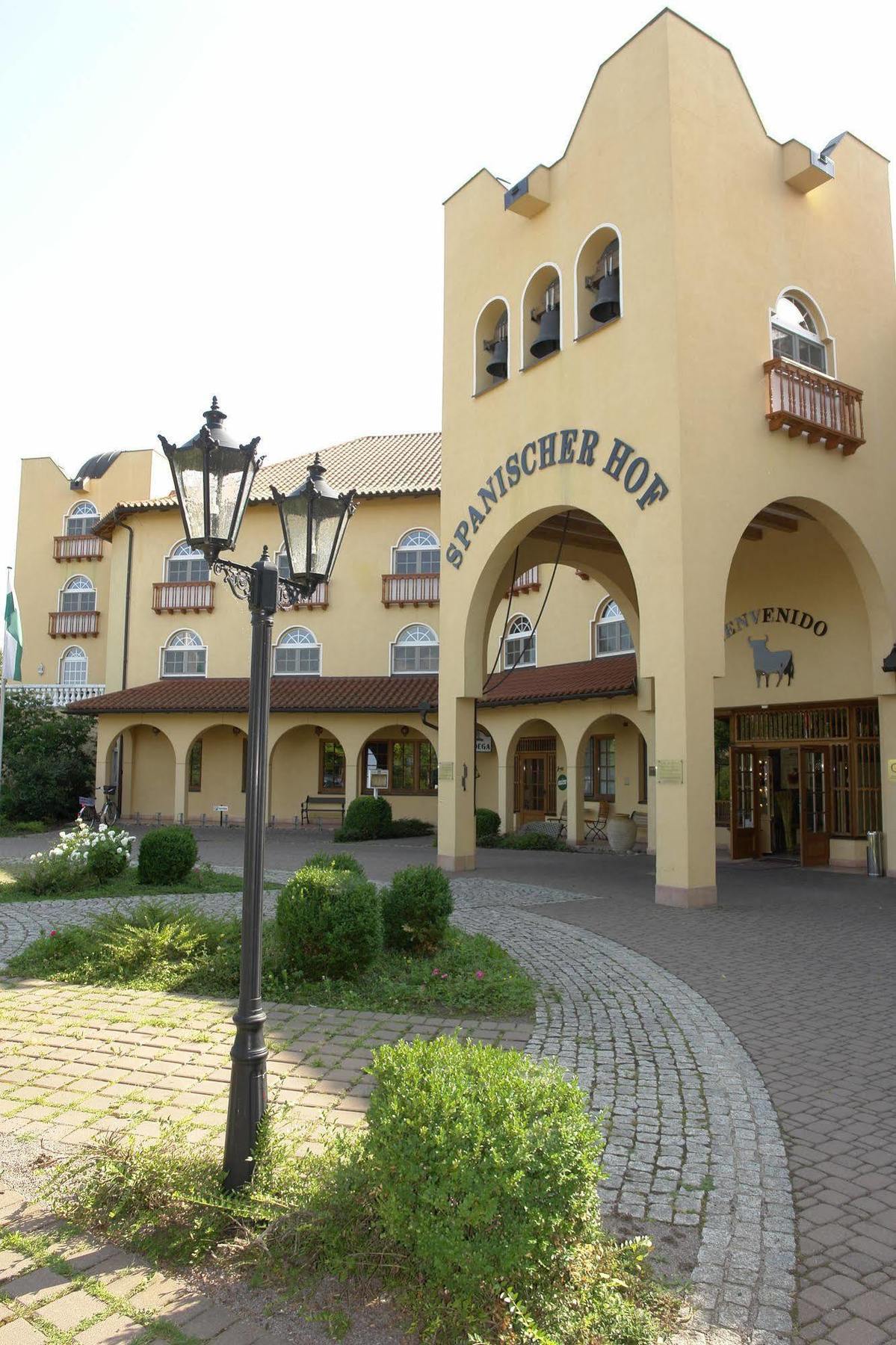 Hotel Spanischer Hof Groeditz Bagian luar foto