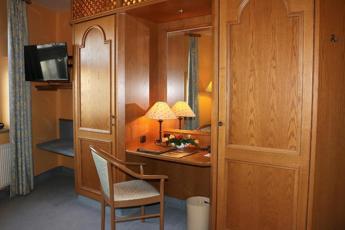 Hotel Spanischer Hof Groeditz Bagian luar foto