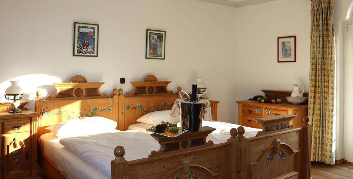 Hotel Spanischer Hof Groeditz Bagian luar foto