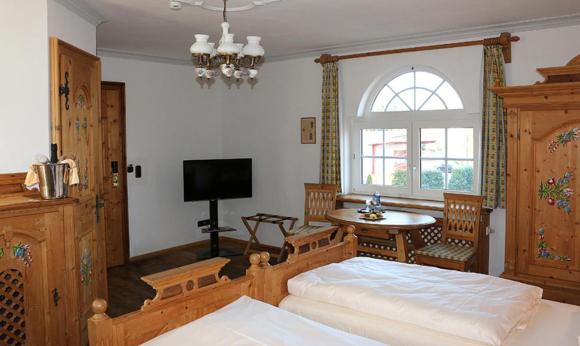 Hotel Spanischer Hof Groeditz Bagian luar foto