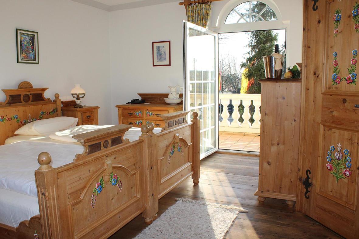 Hotel Spanischer Hof Groeditz Bagian luar foto