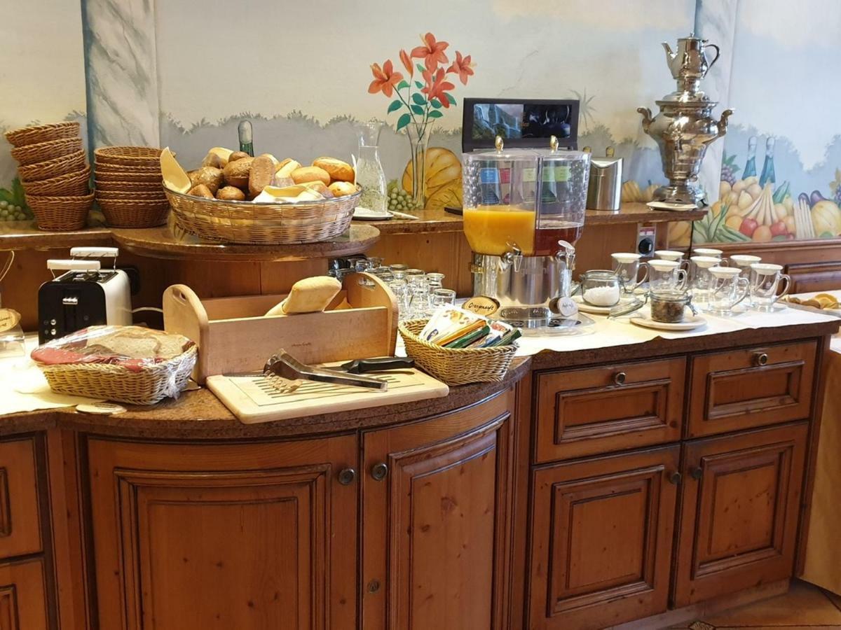 Hotel Spanischer Hof Groeditz Bagian luar foto