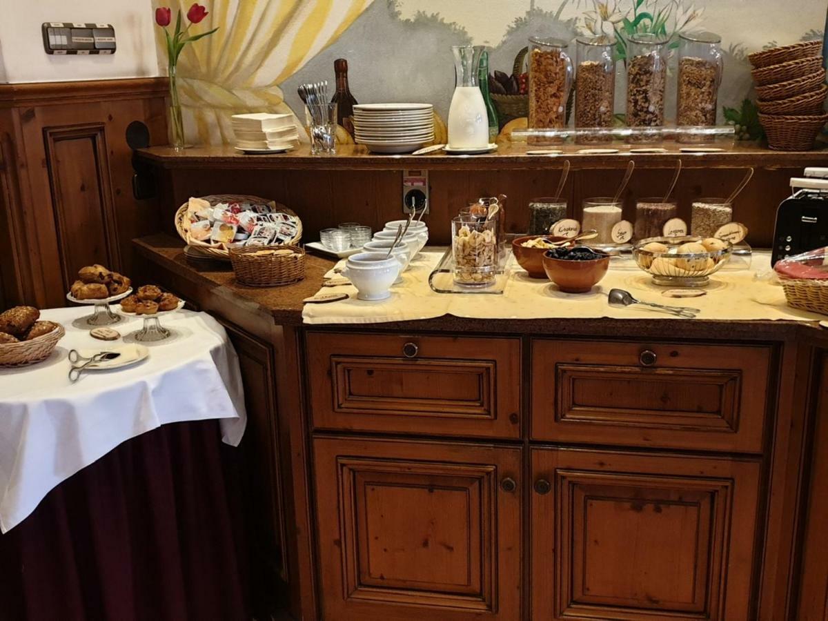 Hotel Spanischer Hof Groeditz Bagian luar foto